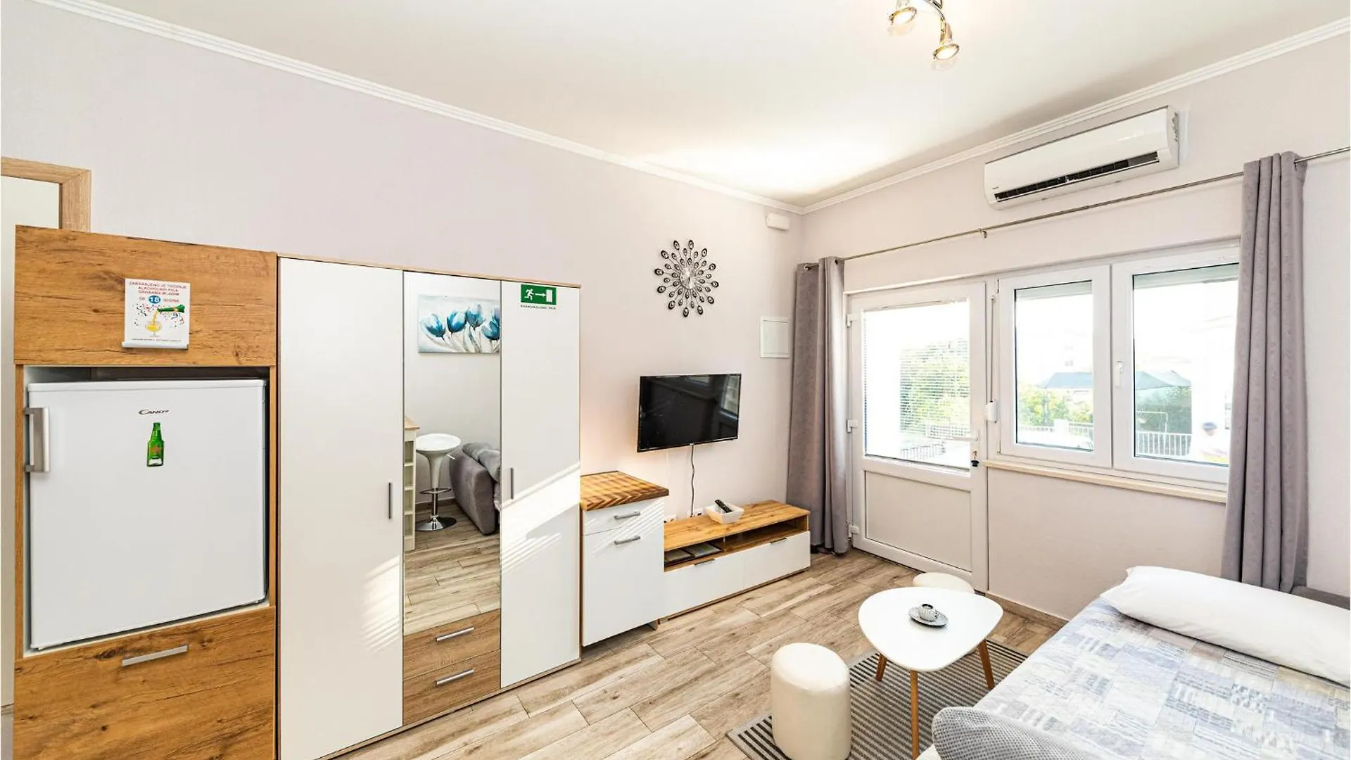 Awesome Apartment In Kastel Luksic With Kitchen Kaštela